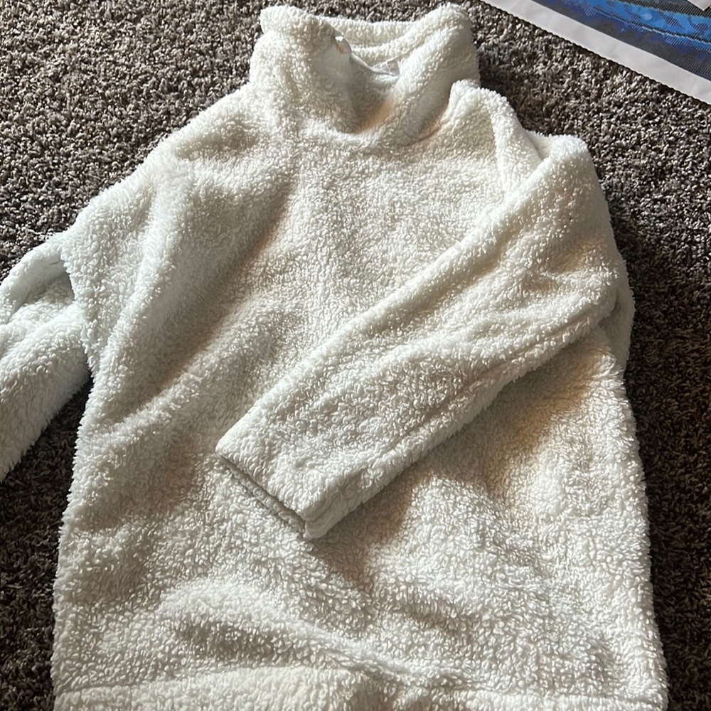 Fleece sweater size M